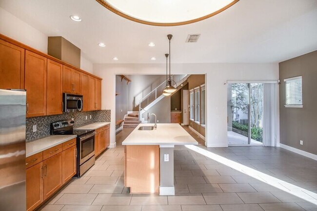 Building Photo - 14113 Walcott Avenue