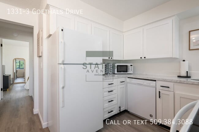 Building Photo - 1331 Goethals Dr