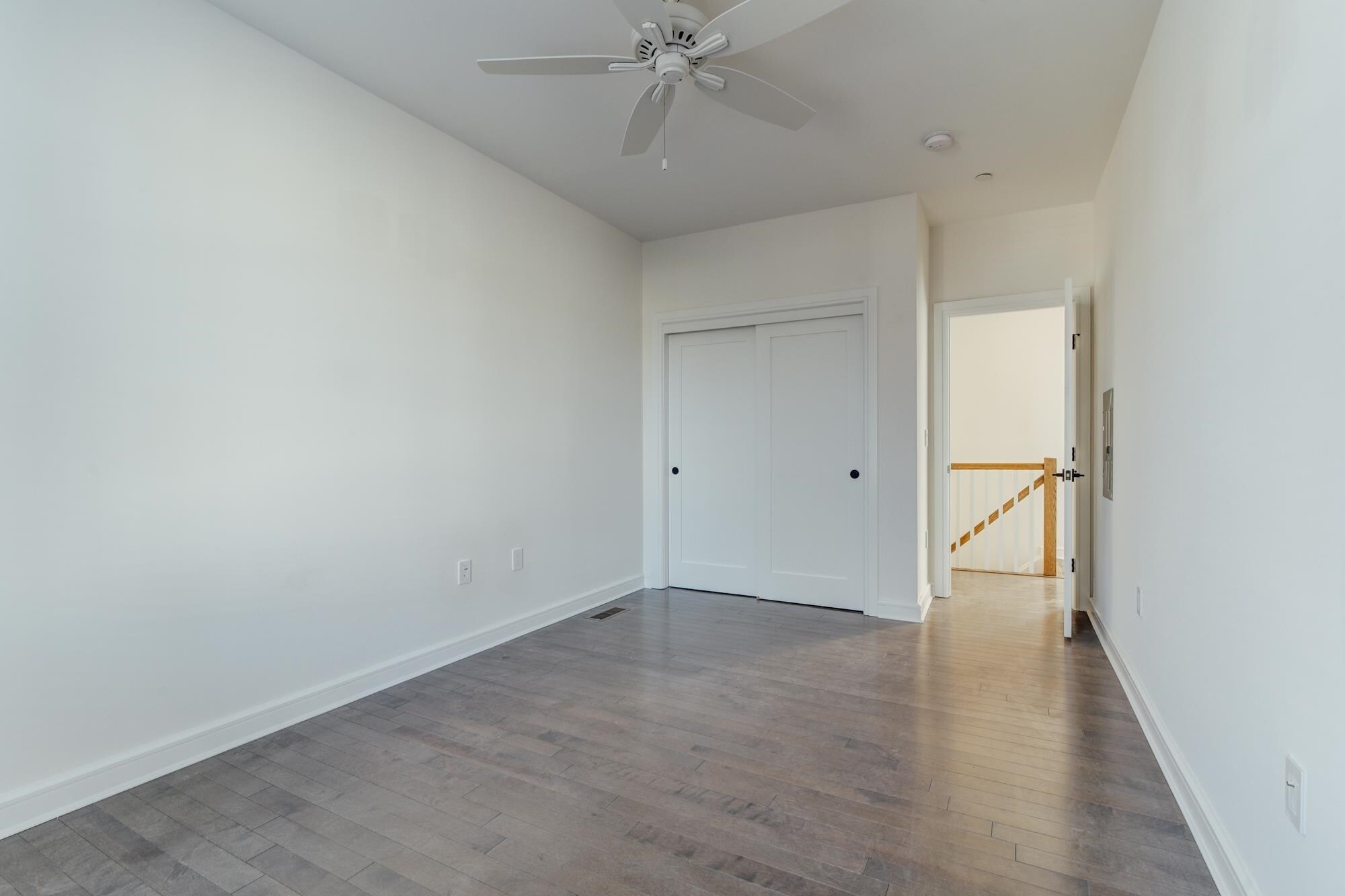 Building Photo - 974 Summit Ave