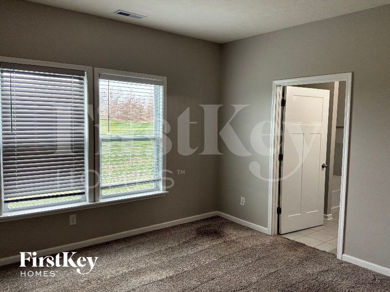 Building Photo - 221 St Andrews Ave