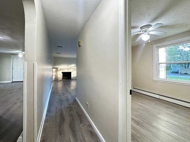 Building Photo - 135 S Pierce Rd