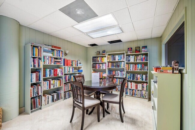 Building Photo - 5600 N Flagler Dr