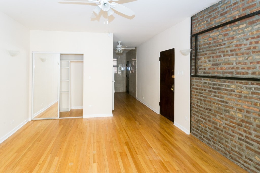 Building Photo - 4232 N Paulina