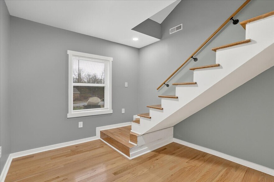 Building Photo - 141 Old Silo Rd