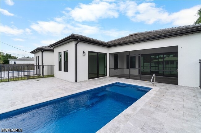 Building Photo - 837 91st Ave N