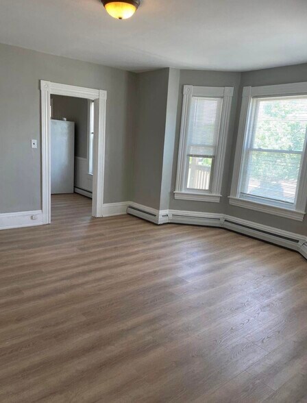 Living room - 292 Grove St