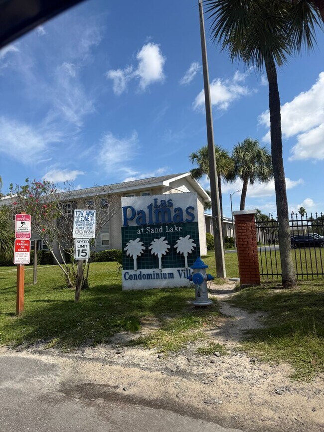 Building Photo - 861 Sky Lake Cir
