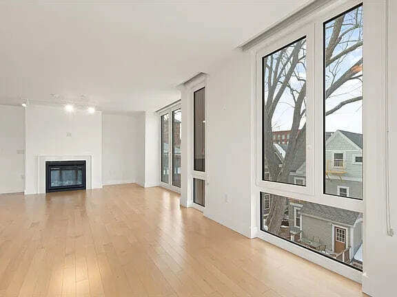 Building Photo - 7 Beech St