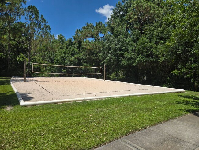 Building Photo - Freshly Painted 4BR/2BA Pool Home with Screened Pool & Spa – Move-In Ready!