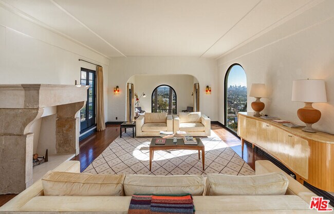 Building Photo - 8440 Harold Way