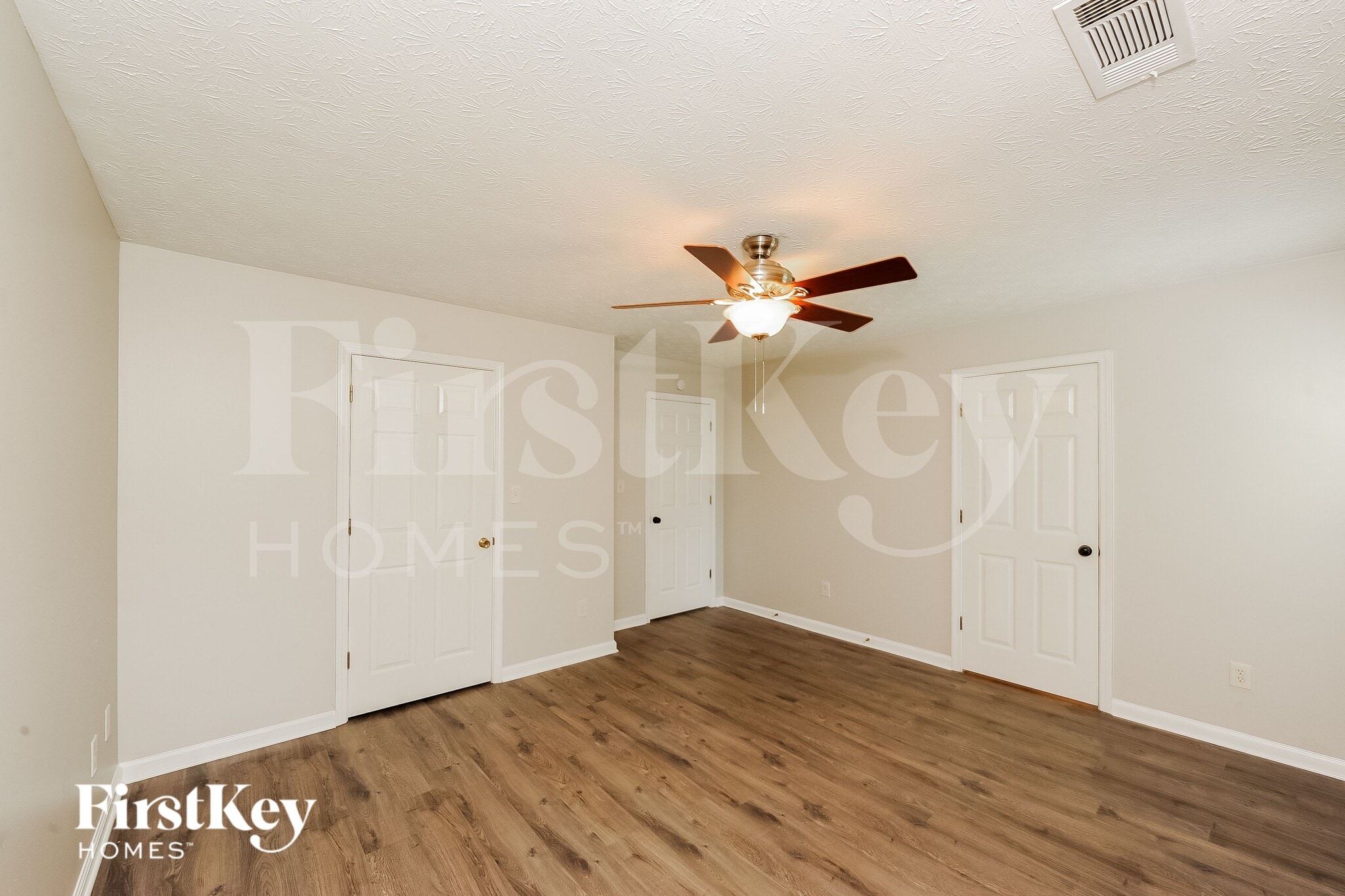Building Photo - 5255 Hillcrest Glenn Dr