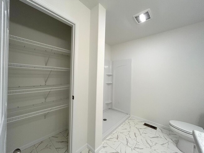 Building Photo - Spacious & Stylish 3-Bed Home with Modern Finishes and Attached 2-Stall Garage