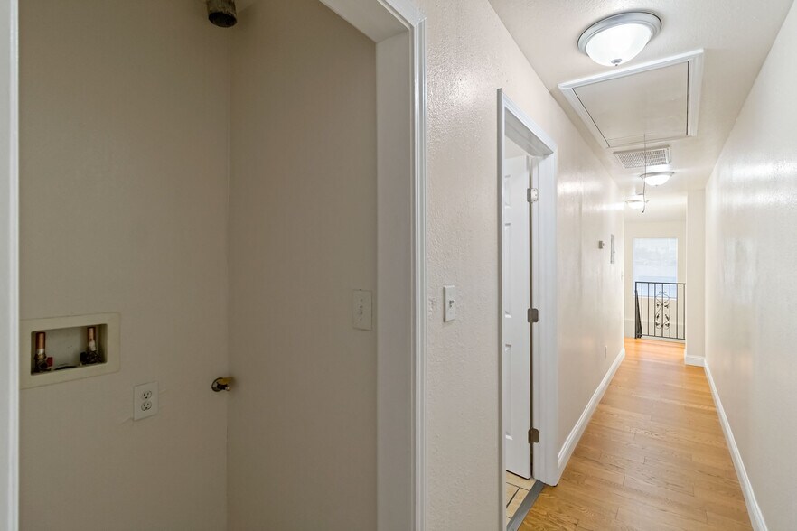 Building Photo - 2644 62nd Ave