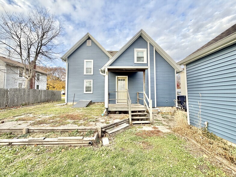 Building Photo - 809 Rockport Rd