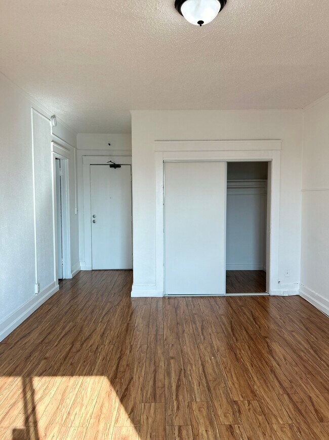 Building Photo - 1237 S Alvarado St Apartments
