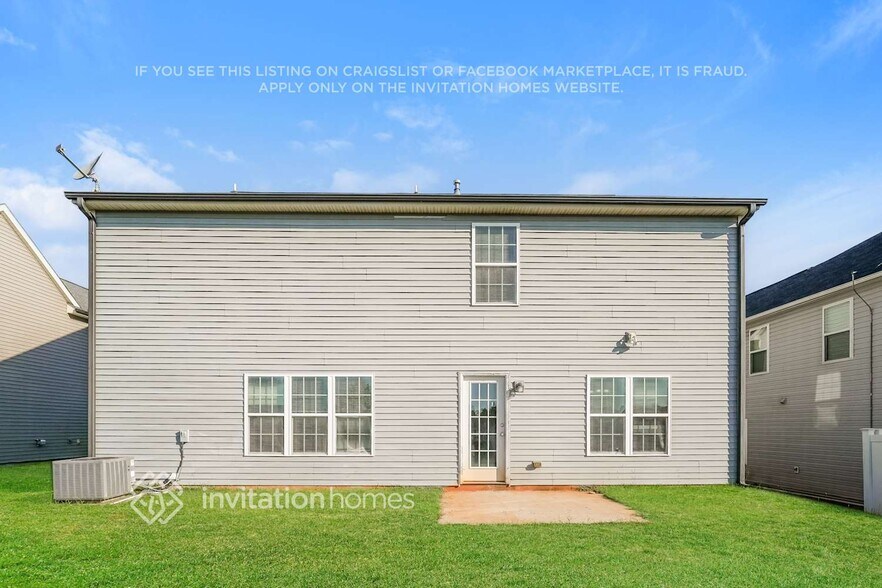 Building Photo - 4104 Vershire Ave