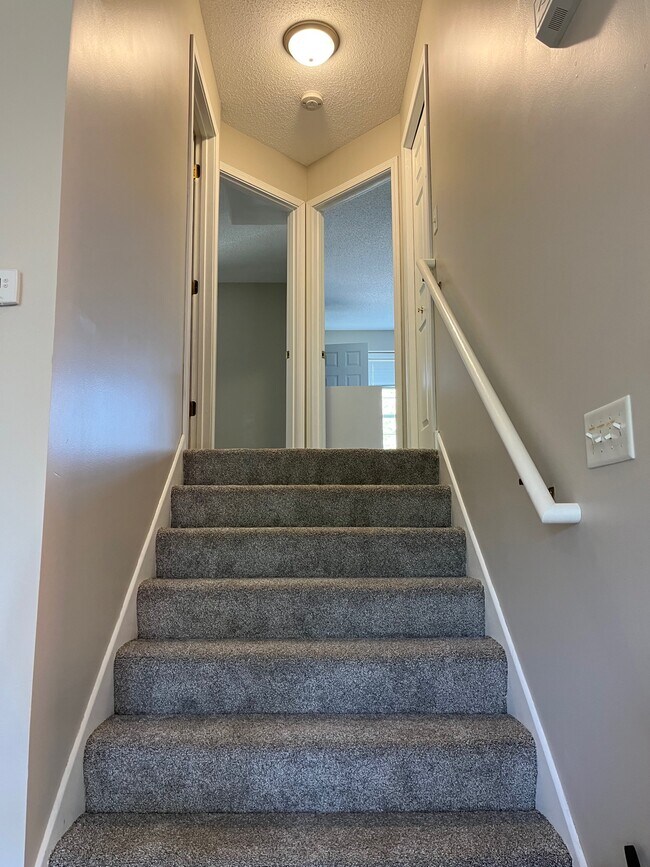 Building Photo - 343 Wagon Wheel Ln