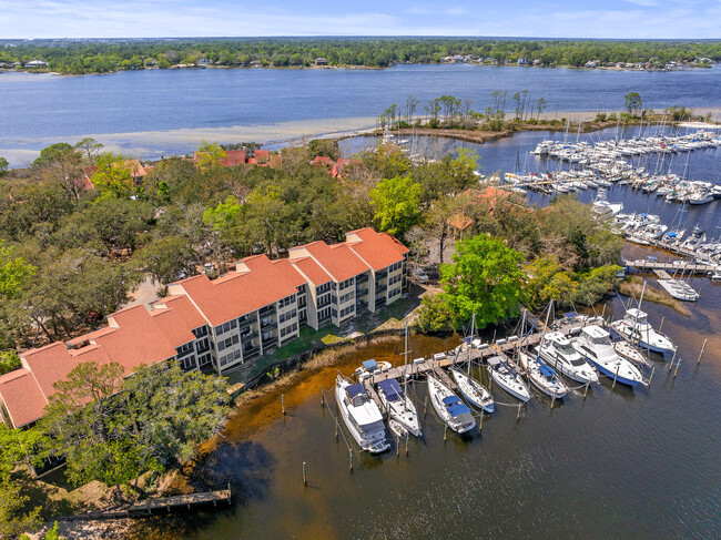 Building Photo - 300 Yacht Club Dr