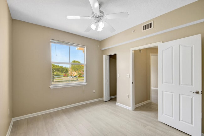 Building Photo - 2030 Alta Meadows Ln