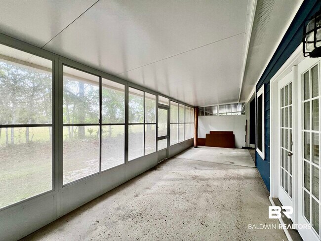 Building Photo - 444 Clubhouse Dr