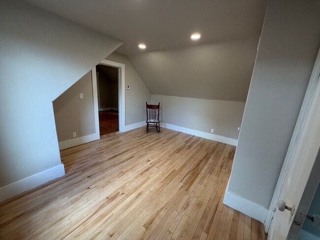 Building Photo - 53 Pleasant St