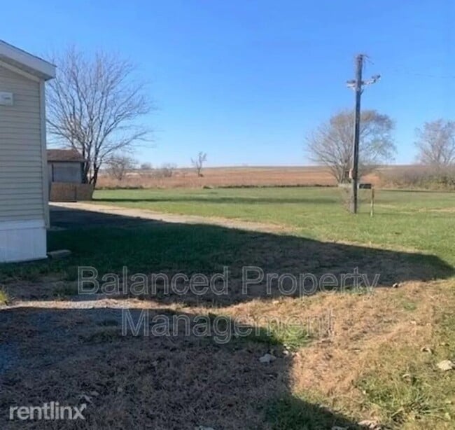 Building Photo - Nice, large, mobile home on outskirts of T...
