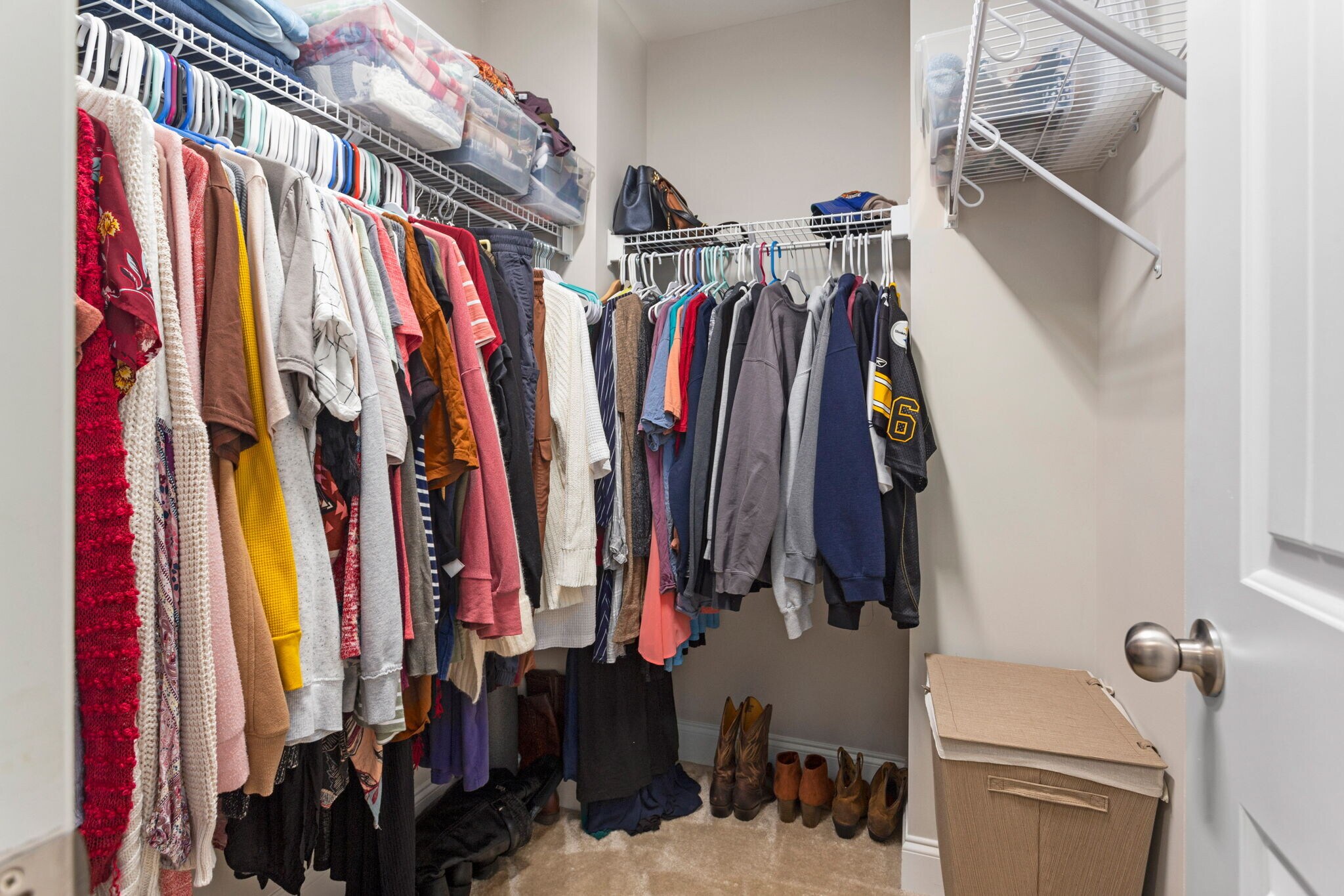 2 walk in closets in master - 115 Jonalker Ct