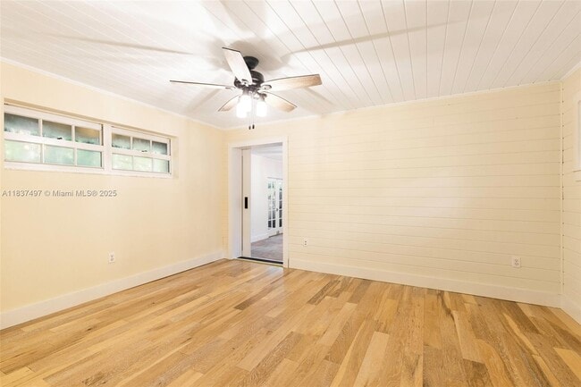Building Photo - 4235 Lennox Dr