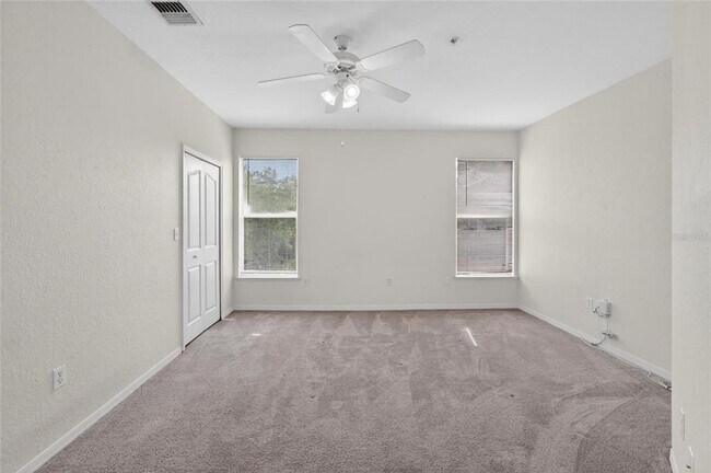 Building Photo - 5611 Legacy Crescent Pl
