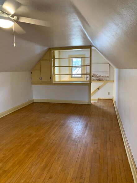Bedroom 3 - 4 S Spooner St