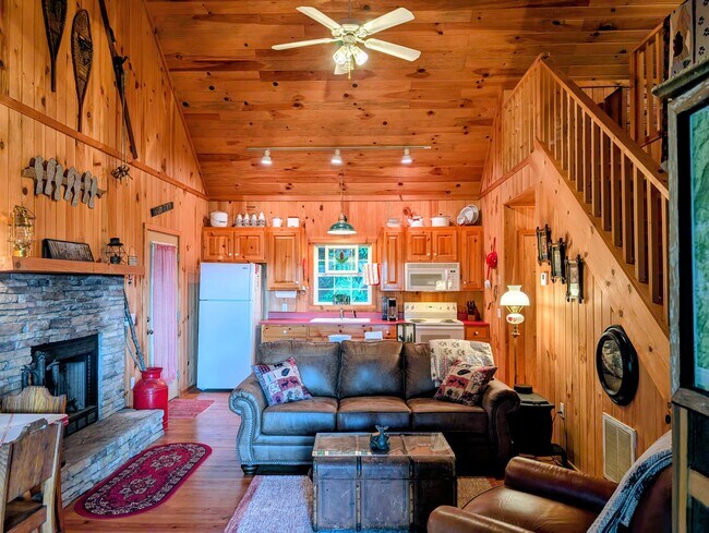 Building Photo - 54 Teaberry Ln