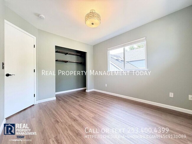 Building Photo - 16914 120th Ave E