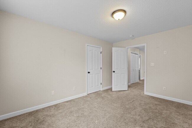 Building Photo - Dream Home Alert in Hampton!