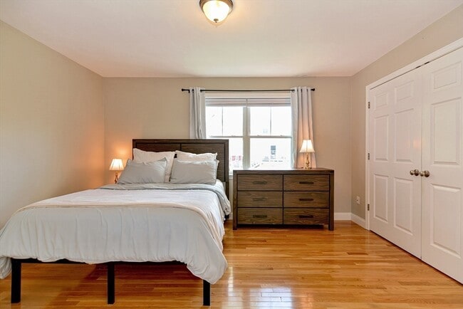 Building Photo - 28 Richardson St