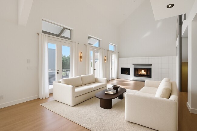 Building Photo - 320 Detering St