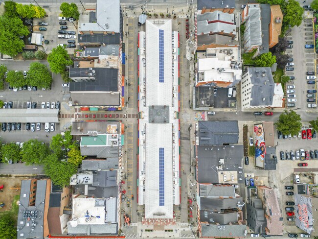 Building Photo - 122 W Elder St