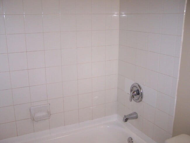 Building Photo - 10372 Fox Trail Rd S