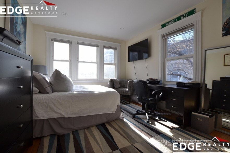 Building Photo - 8 Sawyer Terrace