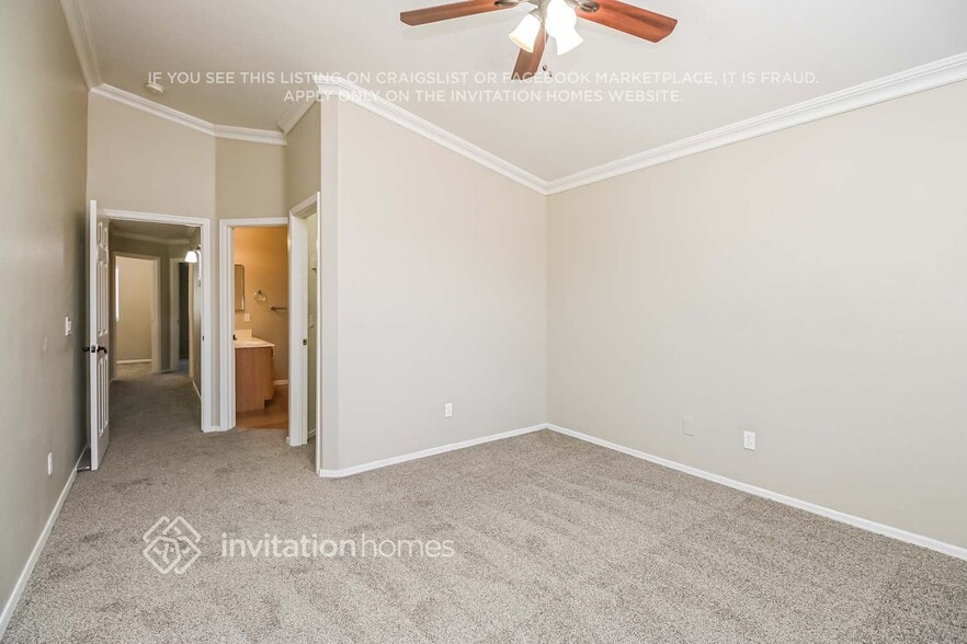 Building Photo - 3719 E Inverness Ave