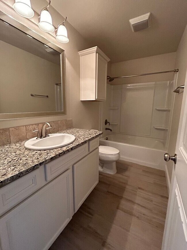 Building Photo - 9312 Sagebrush Ave