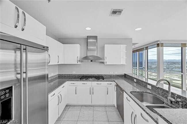 Building Photo - 4525 Dean Martin Dr
