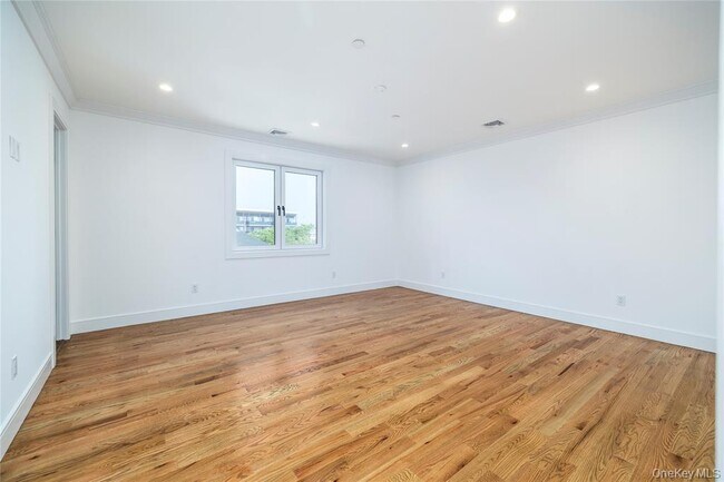 Building Photo - 622 W Penn St