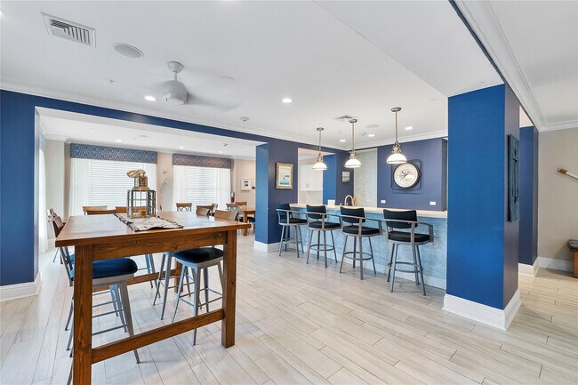 Building Photo - 625 Casa Loma Blvd