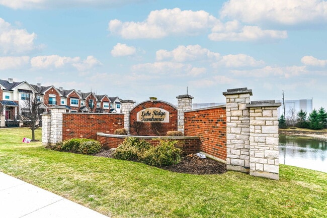 Building Photo - 667 W Hickory St