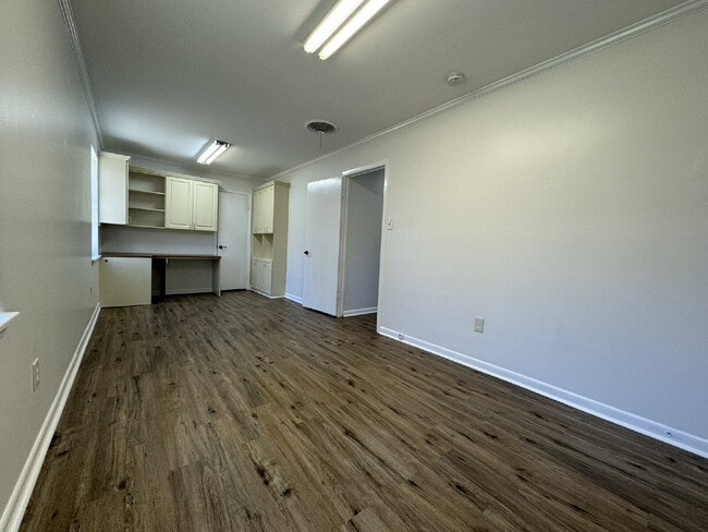 Building Photo - Effortless living at its finest in Conroe....