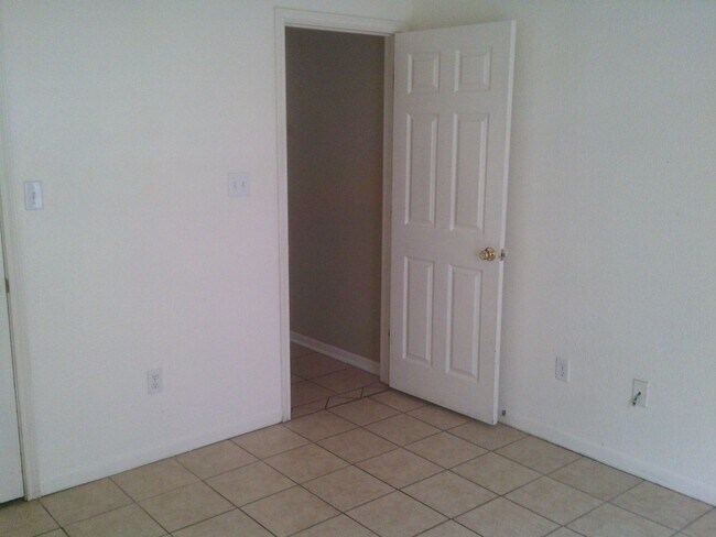 Building Photo - 3511 Westwood Dr