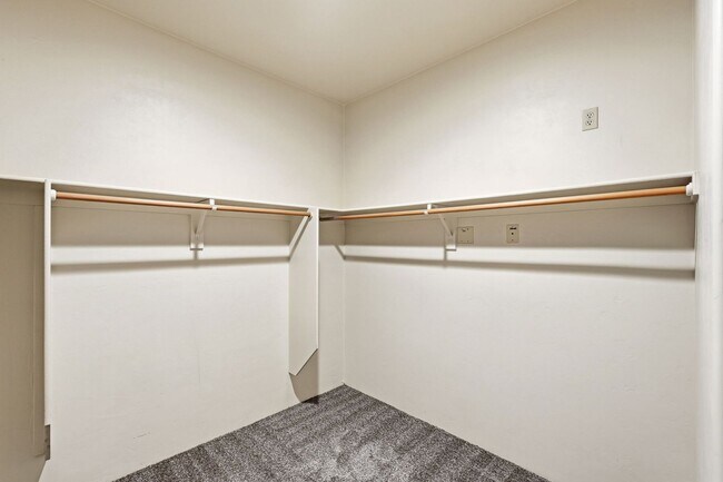 Building Photo - 630 Harvill Dr