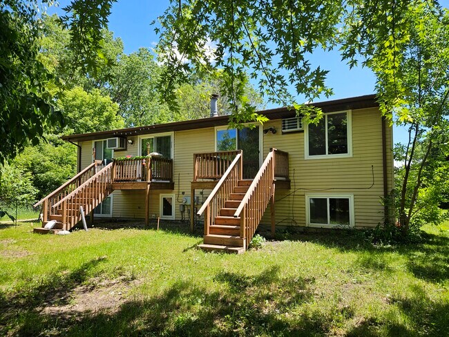 Building Photo - 2340 S Ridge Rd