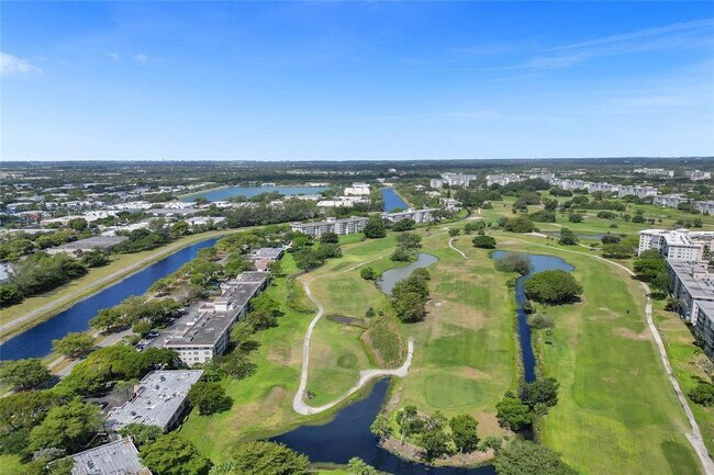 Building Photo - 2651 S Course Dr