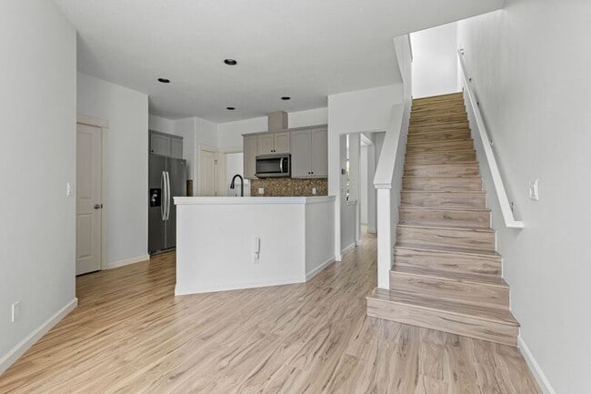 Building Photo - 7282 NE Stoneybrook St